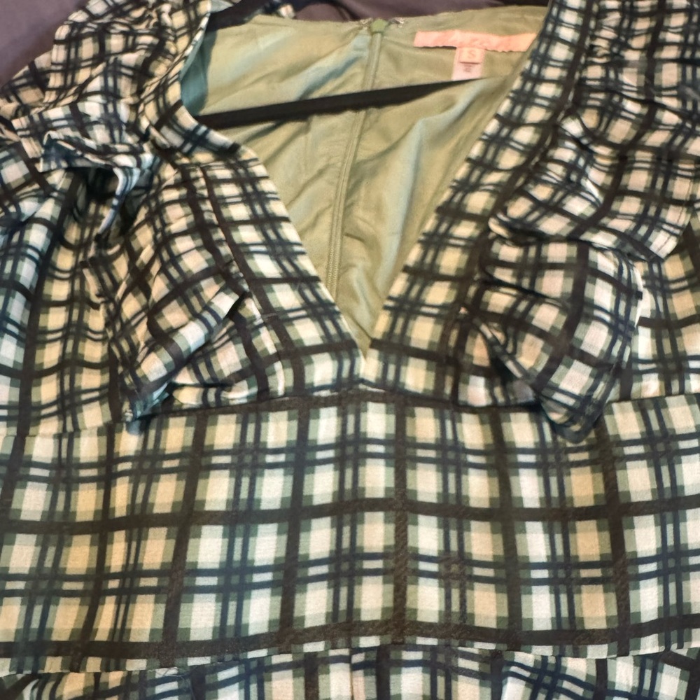 Hutch Green Checkered V-Neck Romper - Picture 2 of 3